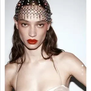 Zara | Accessories | Gorgeous Zara Nwt Iridescent Jewel Cap  display picture 1